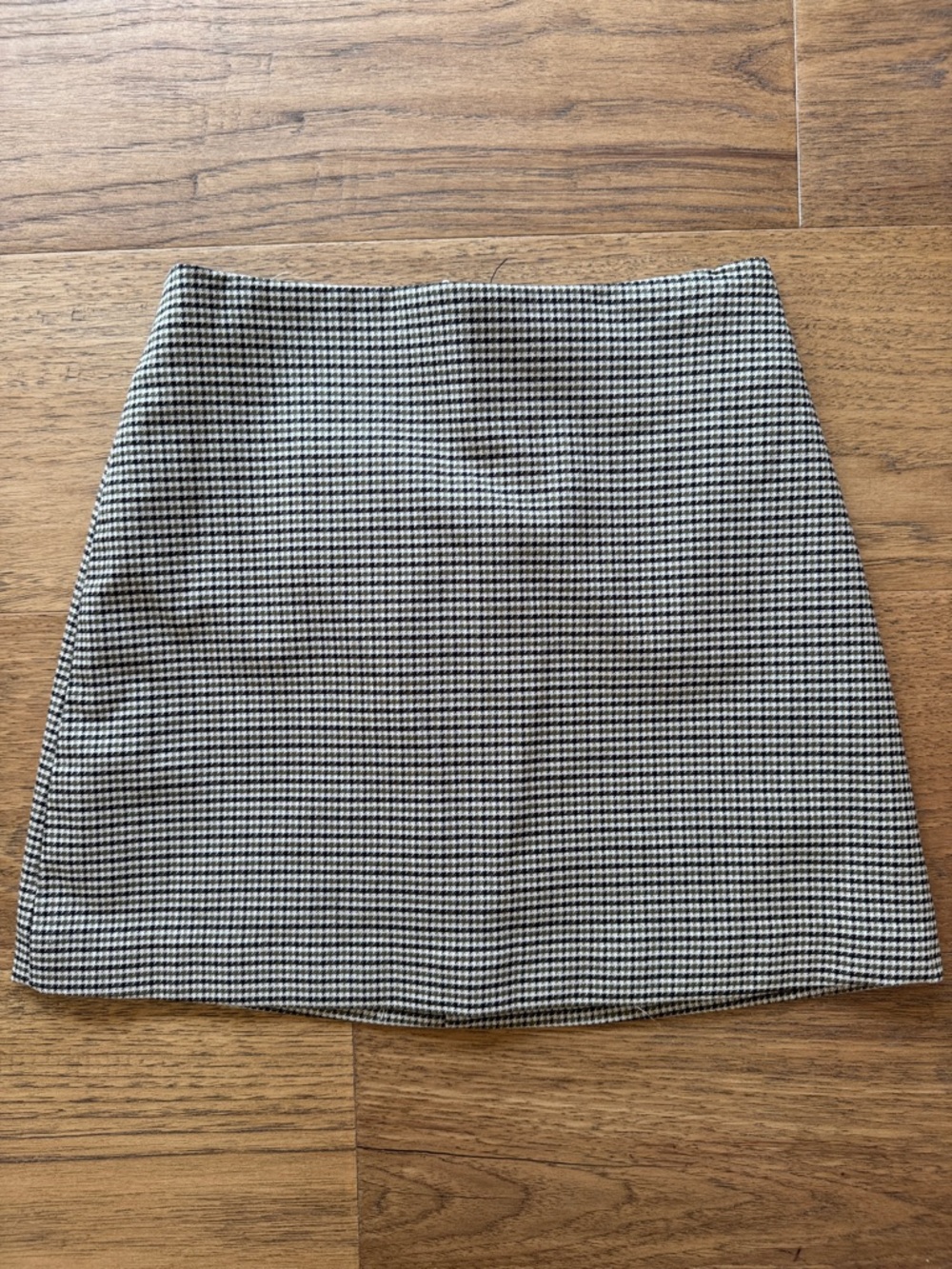 NWOT H&M SKIRT SIZE 2